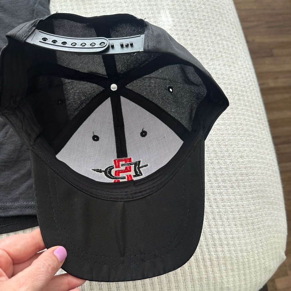 NWT San Diego State TShirt, Youth M (Unisex) - Picture 5 of 5